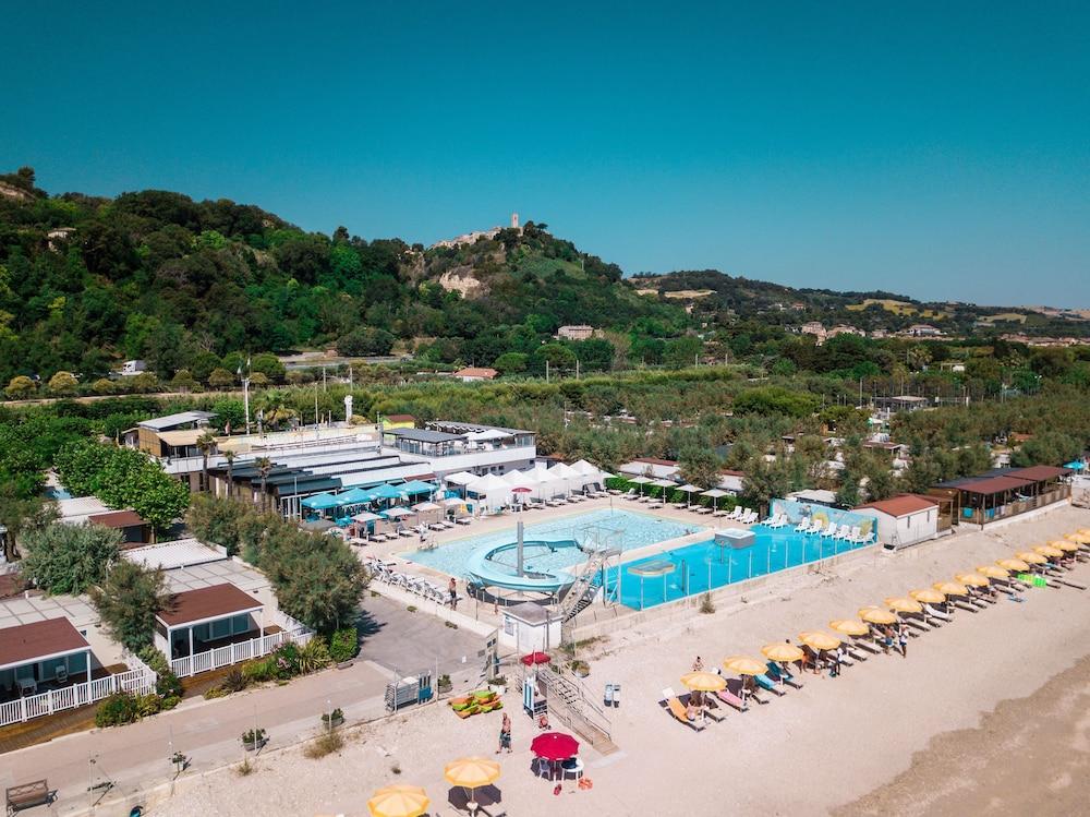 Girasole Eco Family Village Fermo Zewnętrze zdjęcie